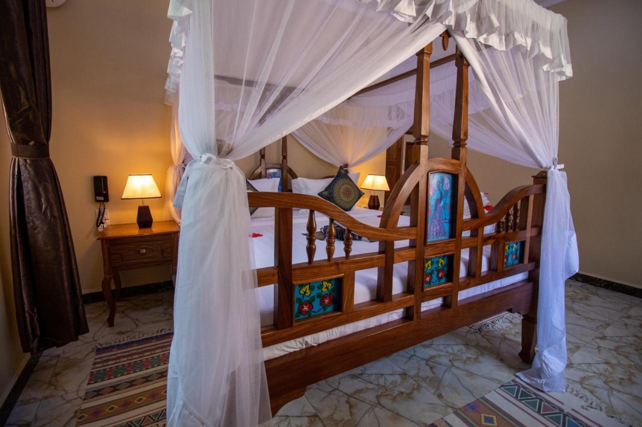 Sunny Palms Beach Bungalows Uroa Εξωτερικό φωτογραφία
